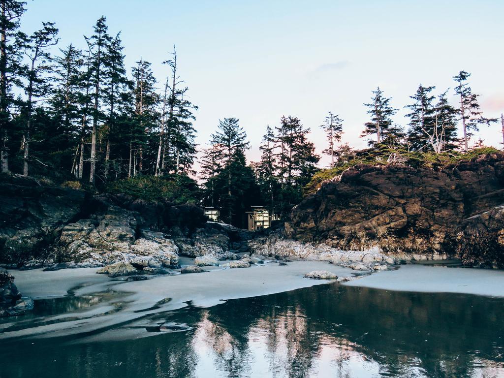 Pacific Sands Beach Resort Tofino Exterior photo